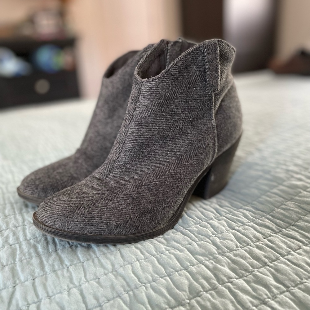 Blowfish booties size 8